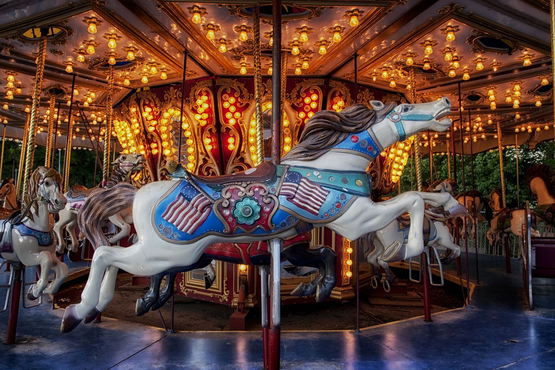 carousel-g675c4c877_1920